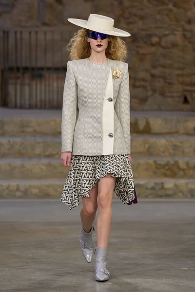 Look 5